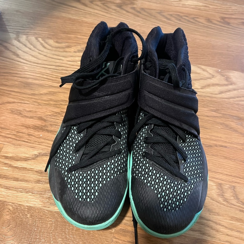 Kyrie Irving basketball shoes
